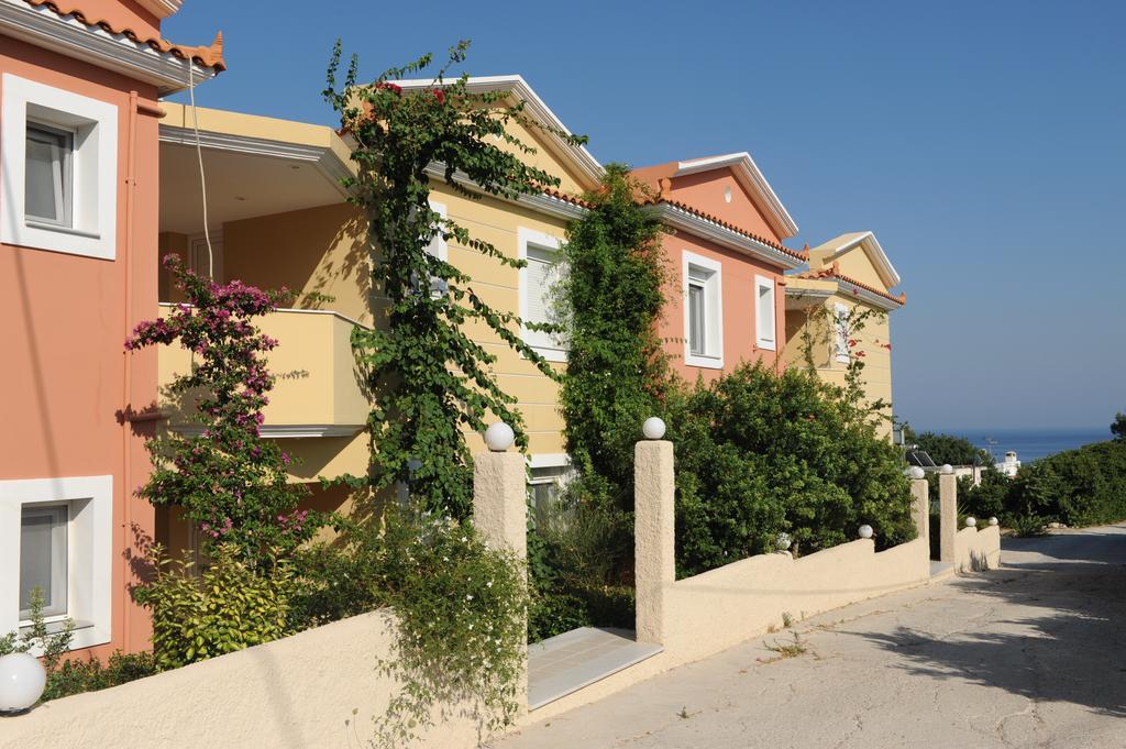 Yolanda Studios Paralia Agias Foteinis Екстериор снимка